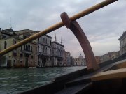 01-gondola_in_vencie_grande