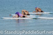 sup-stand-up-paddleboard-yoga-at-ala-moana-04